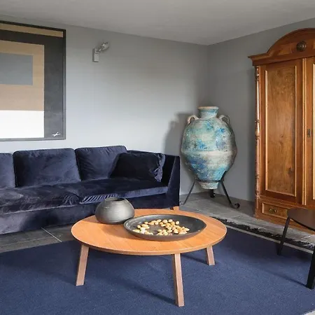 Rustic Luxury With Stunning Interior In Tinjan Willa *
