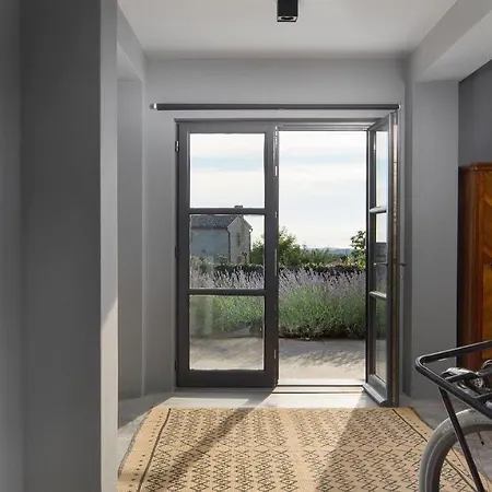 Rustic Luxury With Stunning Interior In Tinjan * Kringa