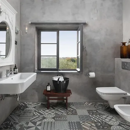 Rustic Luxury With Stunning Interior In Tinjan *