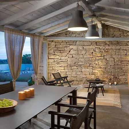 Rustic Luxury With Stunning Interior In Tinjan Villa *
